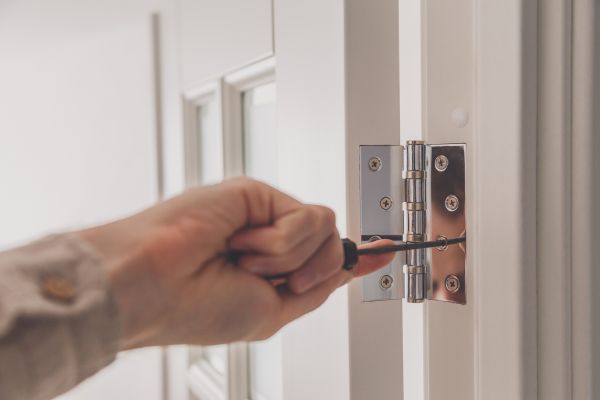 Hinge Repair in Hudson