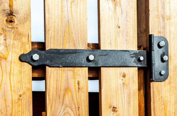 Gate Hinge Repair in Hudson